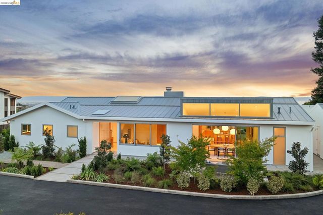 14001 Skyline Blvd, Oakland, CA 94619