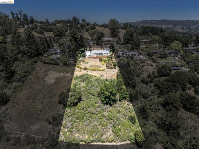 14001 Skyline Blvd, Oakland, CA 94619