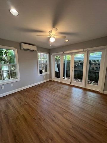 2 Nassau Ln Apt 1, Key West, FL 33040