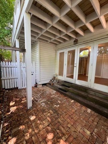 2 Nassau Ln Apt 1, Key West, FL 33040