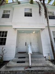 2 Nassau Ln Apt 1, Key West, FL 33040