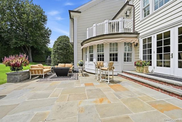 2 Kalb Court, Dix Hills, NY 11746