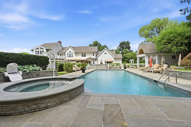 2 Kalb Court, Dix Hills, NY 11746