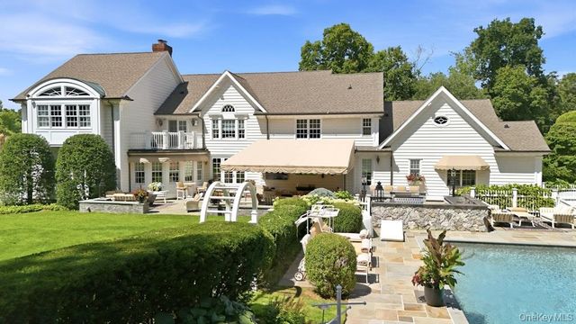 2 Kalb Court, Dix Hills, NY 11746