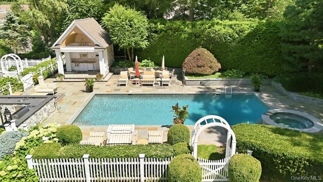 2 Kalb Court, Dix Hills, NY 11746
