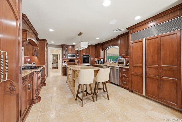 2 Kalb Court, Dix Hills, NY 11746