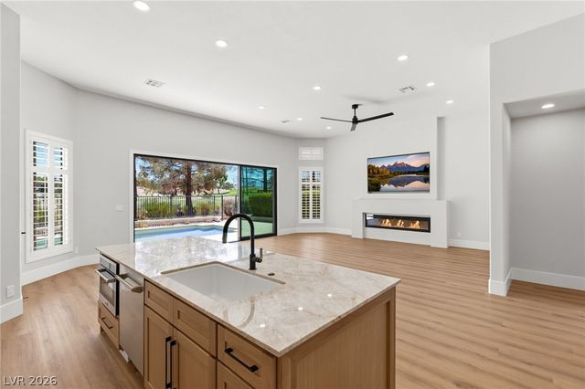8649 Robinson Ridge Drive, Las Vegas, NV 89117