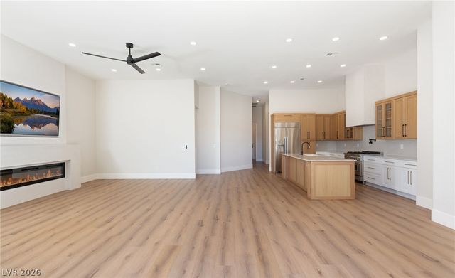 8649 Robinson Ridge Drive, Las Vegas, NV 89117