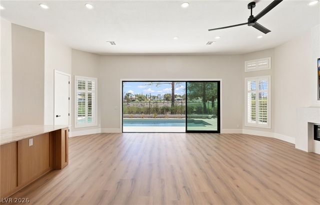 8649 Robinson Ridge Drive, Las Vegas, NV 89117