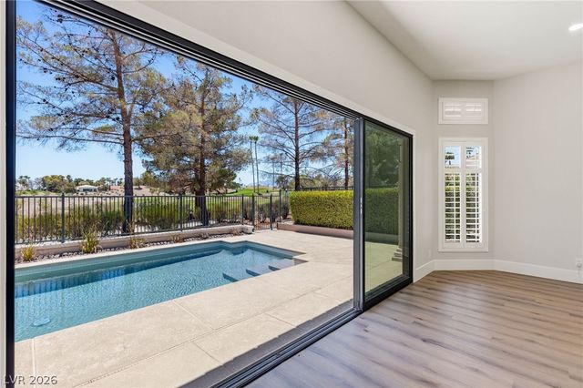 8649 Robinson Ridge Drive, Las Vegas, NV 89117