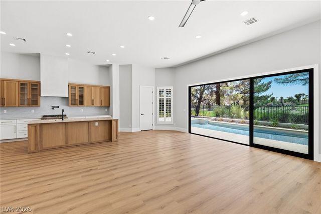8649 Robinson Ridge Drive, Las Vegas, NV 89117