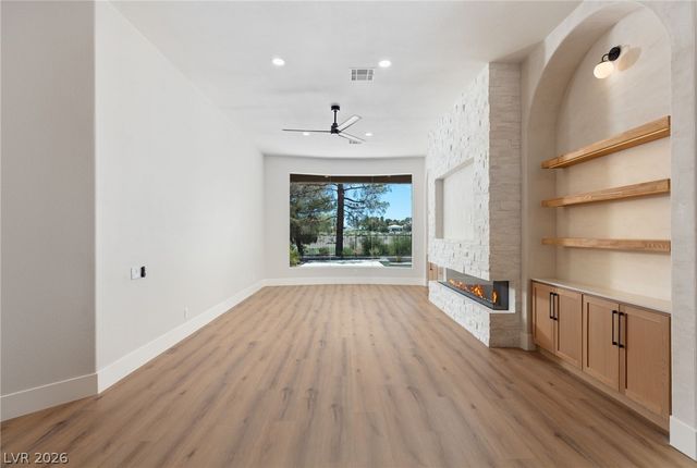 8649 Robinson Ridge Drive, Las Vegas, NV 89117