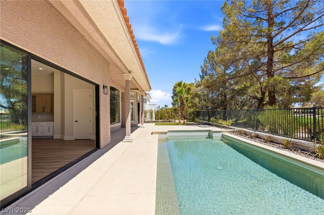 8649 Robinson Ridge Drive, Las Vegas, NV 89117
