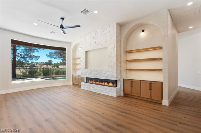8649 Robinson Ridge Drive, Las Vegas, NV 89117