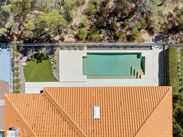 8649 Robinson Ridge Drive, Las Vegas, NV 89117