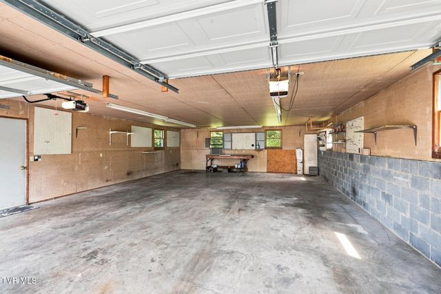 273 Deerfield Drive, Bristol, TN 37620