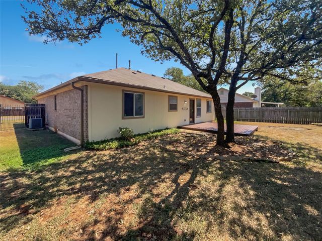 727 Blue Oak CIR, Cedar Park, TX 78613