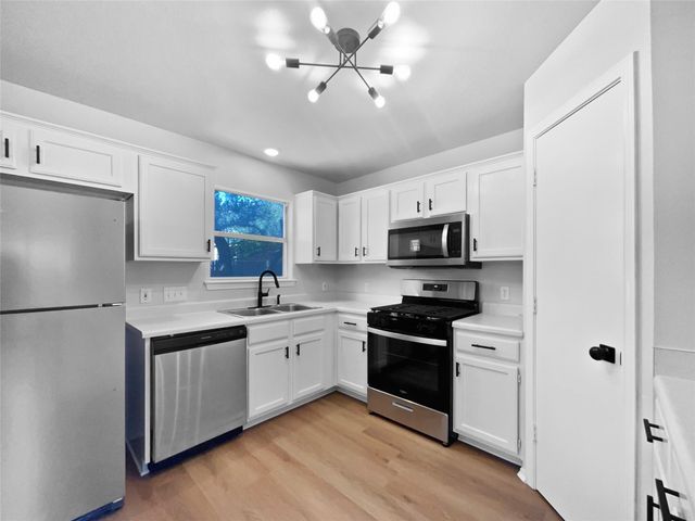 727 Blue Oak CIR, Cedar Park, TX 78613
