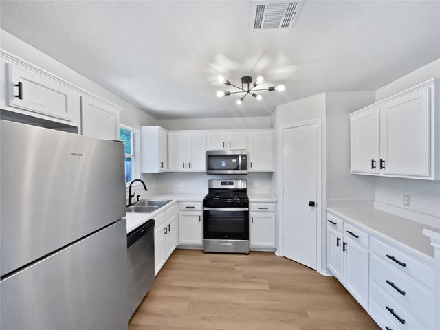 727 Blue Oak CIR, Cedar Park, TX 78613