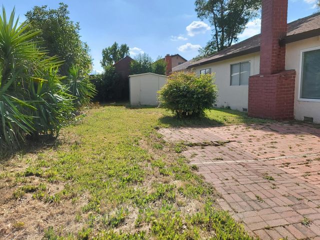 7548 Lindale Dr, Sacramento, CA 95828