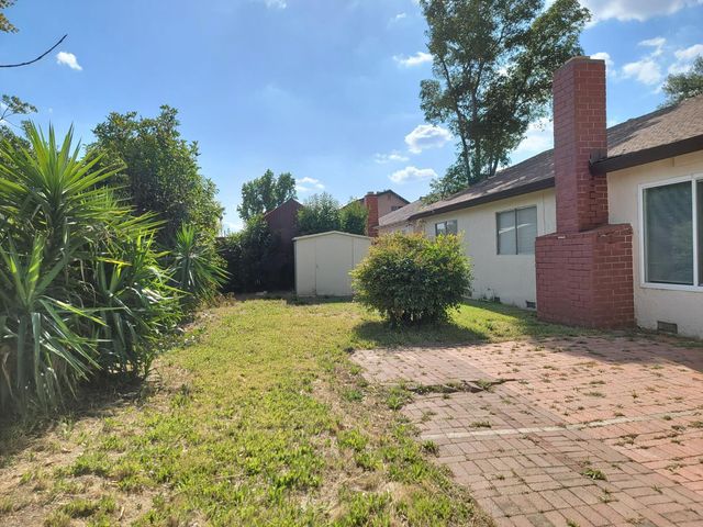 7548 Lindale Dr, Sacramento, CA 95828