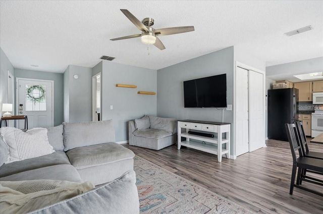 8913 WOOD LAKE COURT, New Port Richey, FL 34653