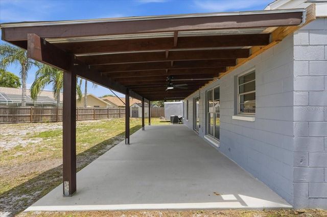 8913 WOOD LAKE COURT, New Port Richey, FL 34653