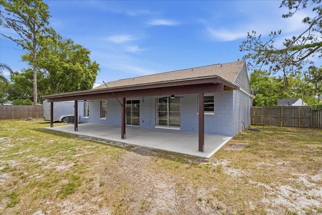 8913 WOOD LAKE COURT, New Port Richey, FL 34653