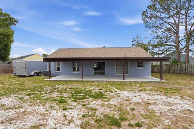 8913 WOOD LAKE COURT, New Port Richey, FL 34653