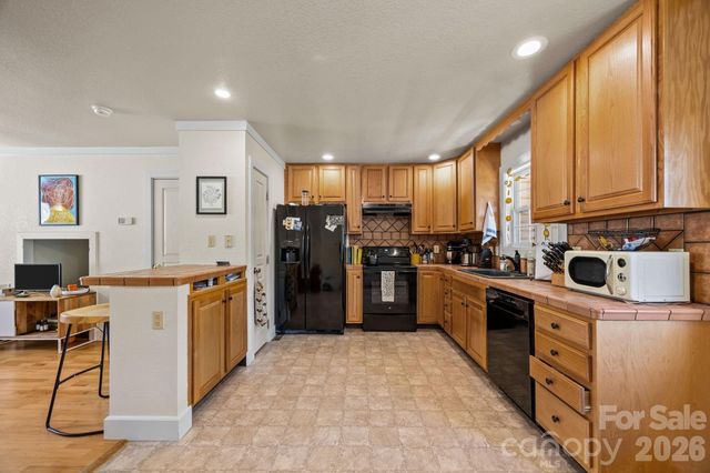 280 Flat Creek Church Road, Weaverville, NC 28787