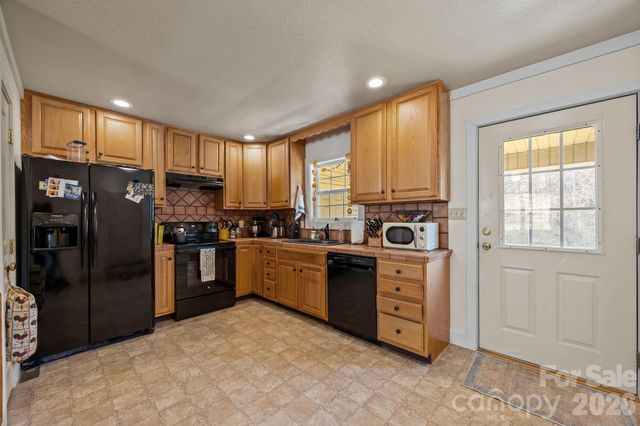 280 Flat Creek Church Road, Weaverville, NC 28787