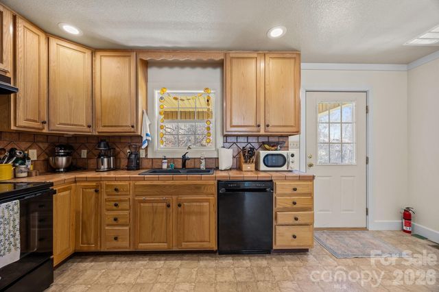 280 Flat Creek Church Road, Weaverville, NC 28787