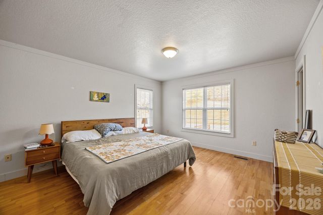 280 Flat Creek Church Road, Weaverville, NC 28787