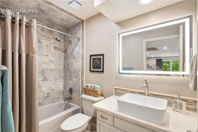2550 Oak Hills Drive, Colorado Springs, CO 80919