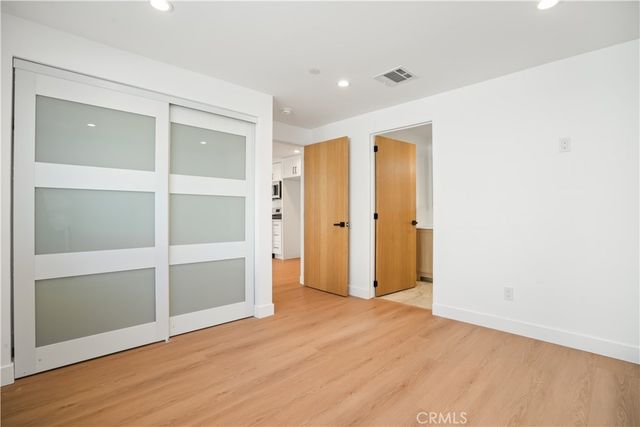 6937 Jellico Avenue, Lake Balboa, CA 91406