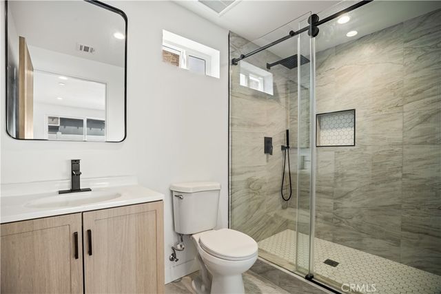 6937 Jellico Avenue, Lake Balboa, CA 91406