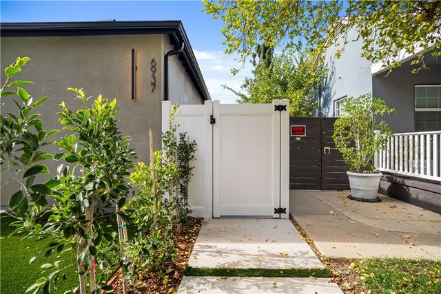 6937 Jellico Avenue, Lake Balboa, CA 91406