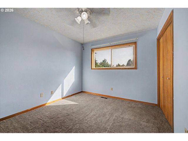 5404 Ne CHATEAU Dr, Vancouver, WA 98661
