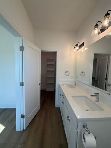 1149 Trek Cir, Goddard, KS 67052