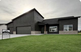 1149 Trek Cir, Goddard, KS 67052