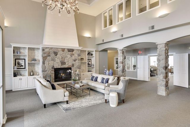 2670 Kelley Parkway 318, Long Lake, MN 55356