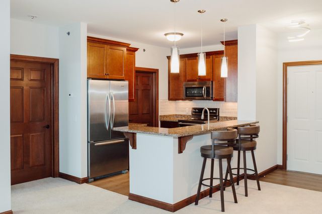 2670 Kelley Parkway 318, Long Lake, MN 55356