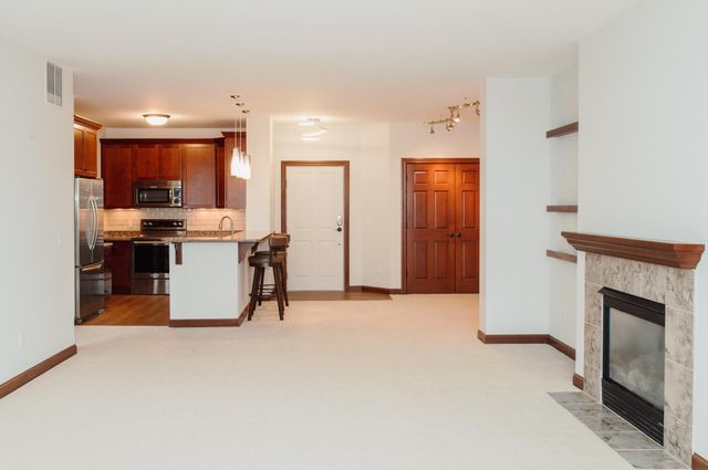 2670 Kelley Parkway 318, Long Lake, MN 55356