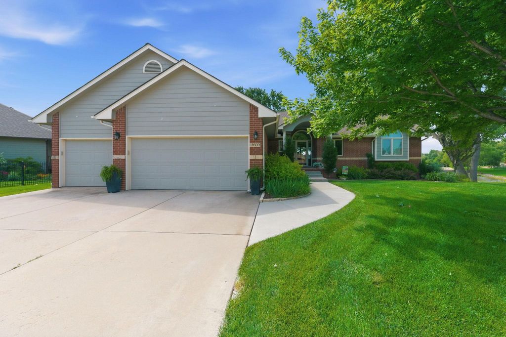 12609 W Hardtner Circle, Wichita, KS 67235