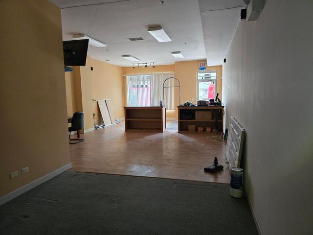5321 N Lincoln Avenue B, Chicago, IL 60625