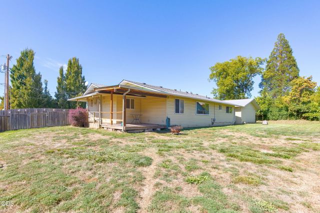 309 NE Terry Lane, Grants Pass, OR 97526