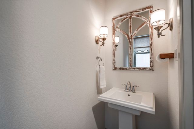 7044 Silverberry Street, Dallas, TX 75231