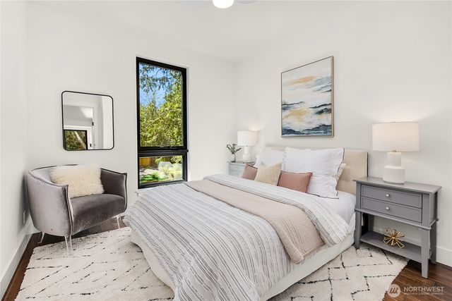 10399 NE Pine Way, Bainbridge Island, WA 98110