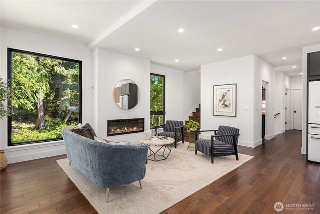 10399 NE Pine Way, Bainbridge Island, WA 98110
