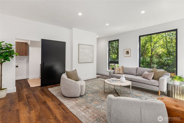 10399 NE Pine Way, Bainbridge Island, WA 98110